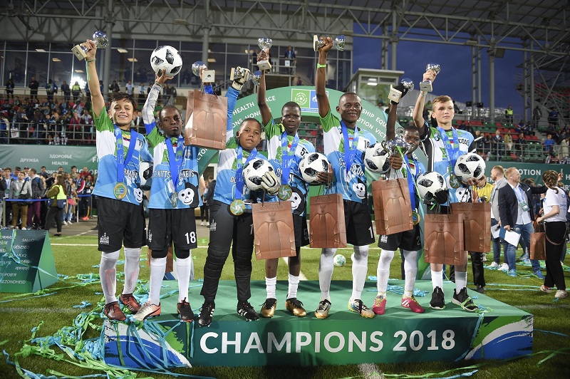 Фудбал за пријатељство ујединио децу света у Москви